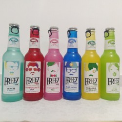 نوشیدنی فریز با طعم بلو هاوایی